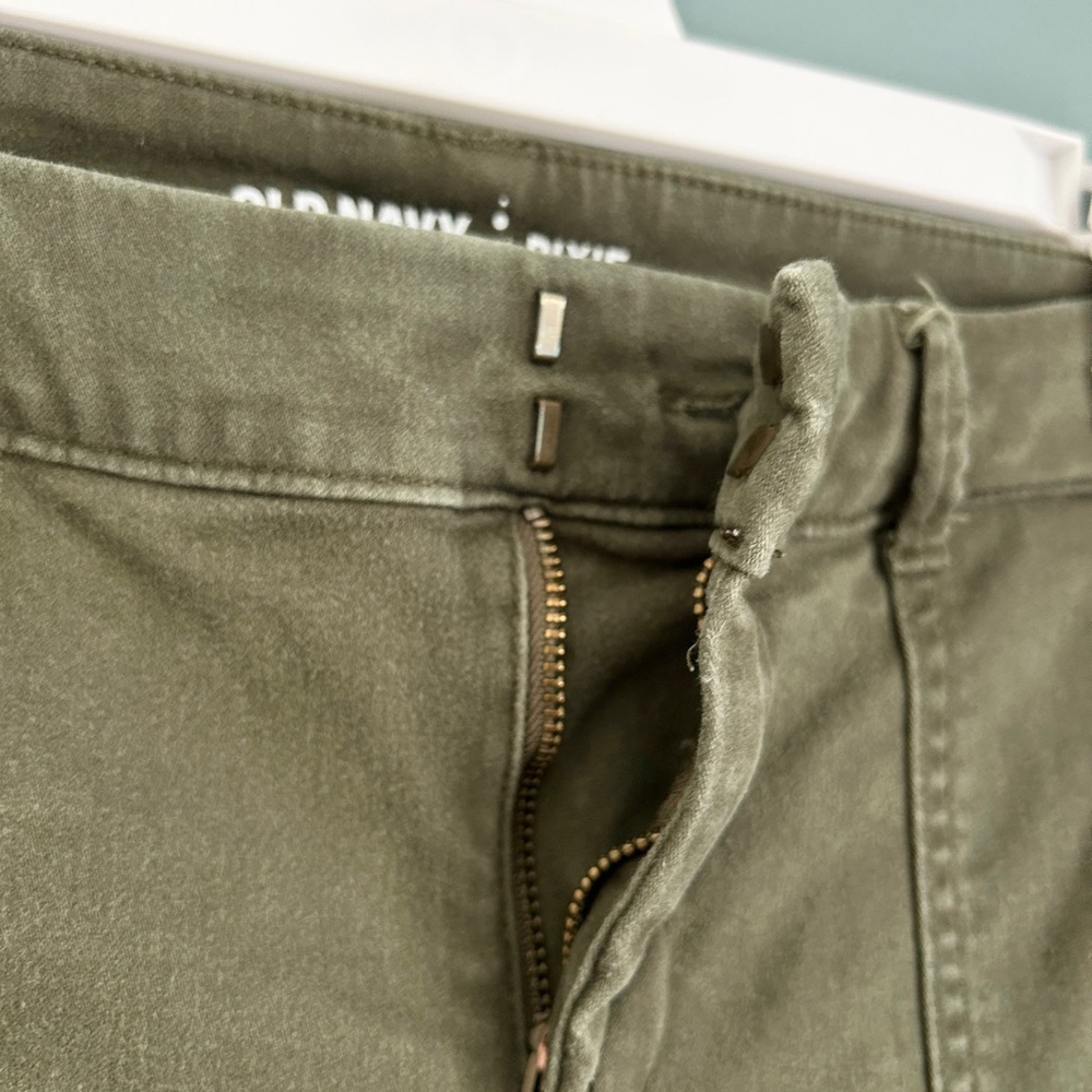 Old Navy Pixie Olive Trousers Ankle Length Size 10 - Picture 4 of 8
